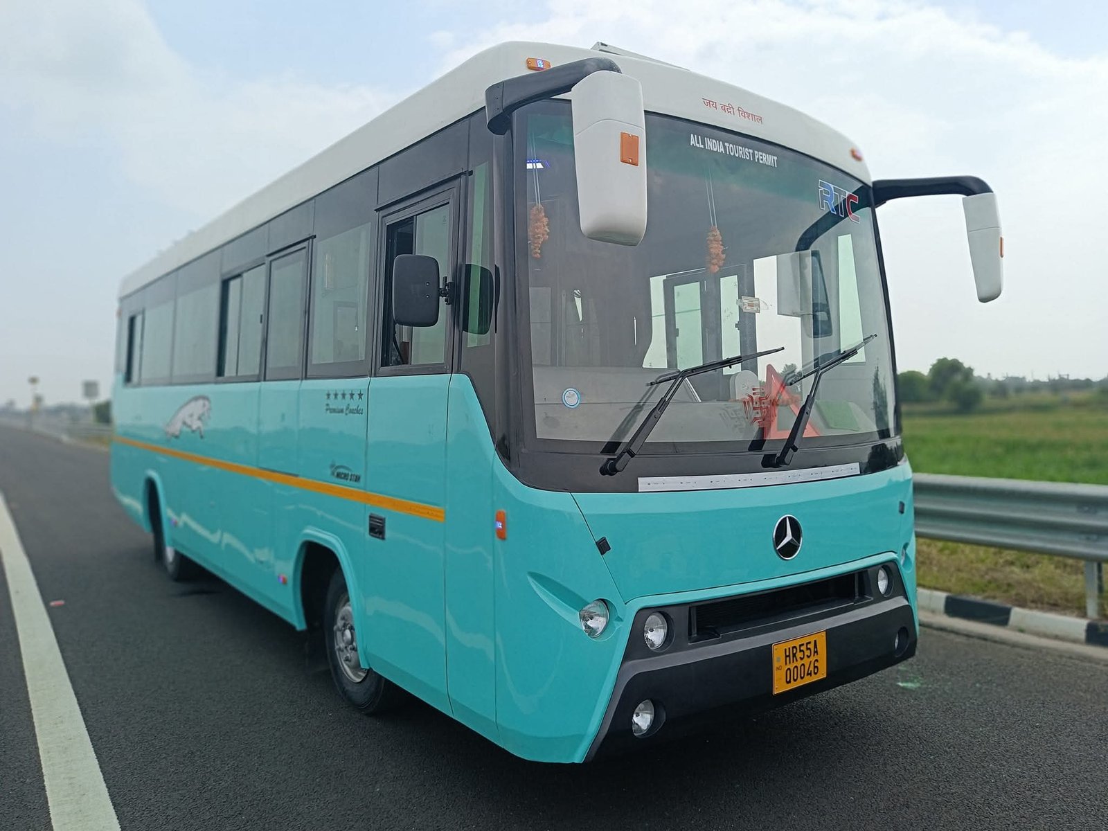 WhatsApp Image 2025-12-04 at 16.06.48_6977b77b.jpg - Supreme Car Rental